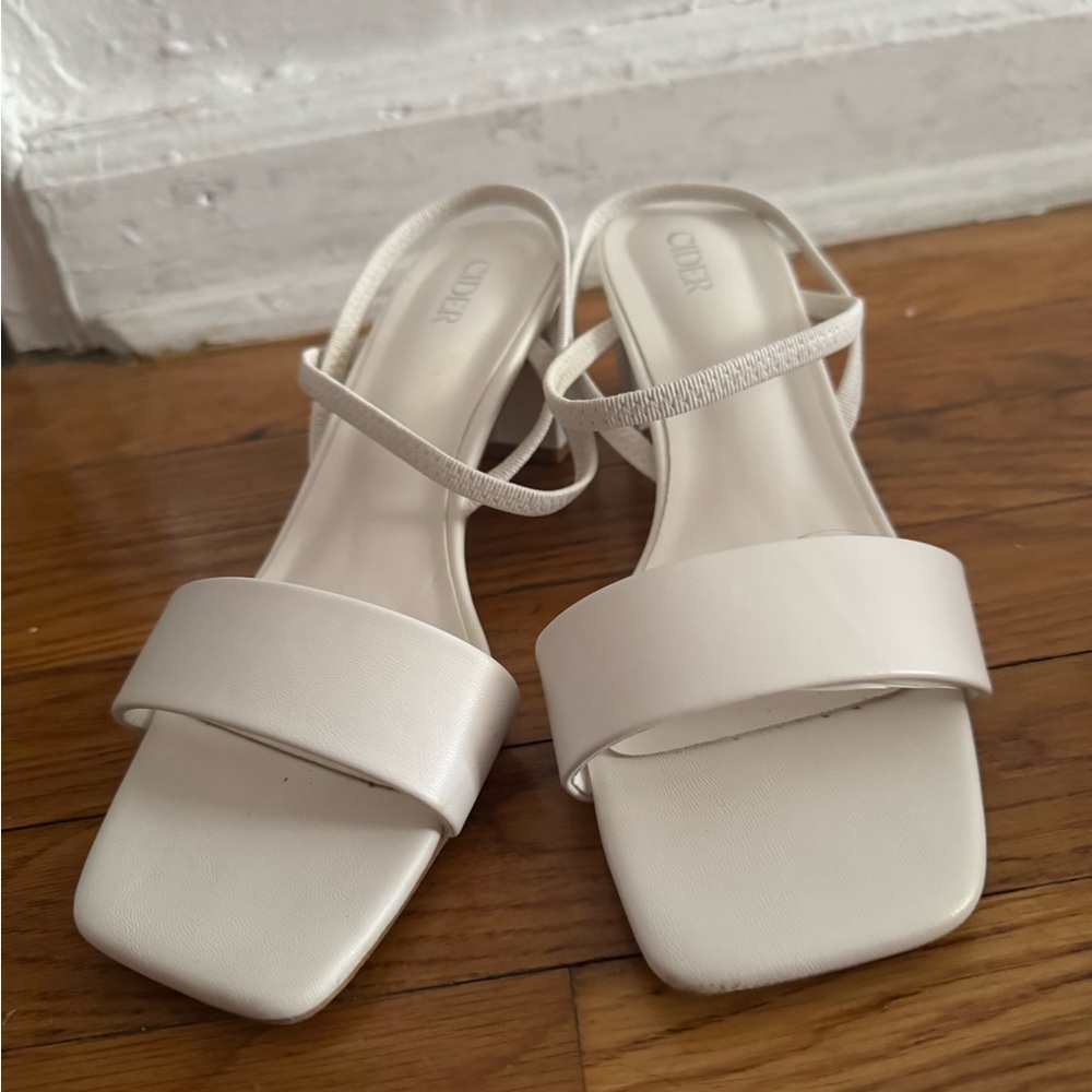 Cove Women's Elegant Cream Sandals